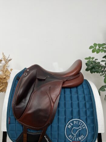 Devoucoux Makila Lab